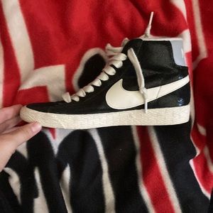 Nike blazers size 6